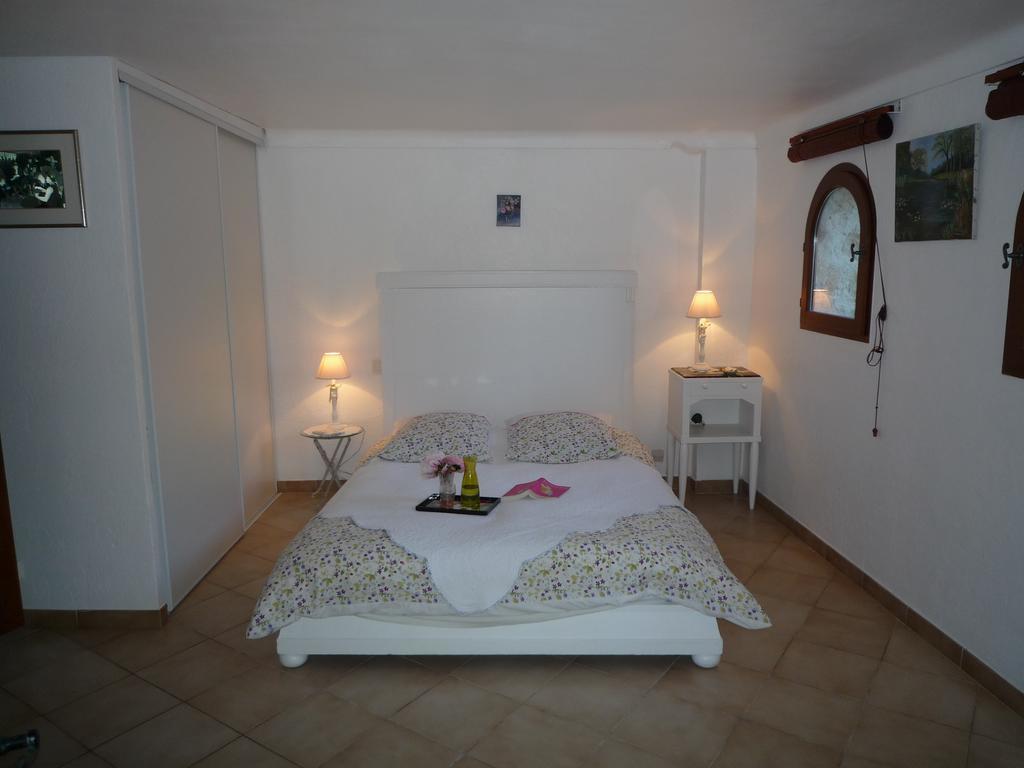 La Rose Des Vents Bed & Breakfast Montauroux Exterior photo